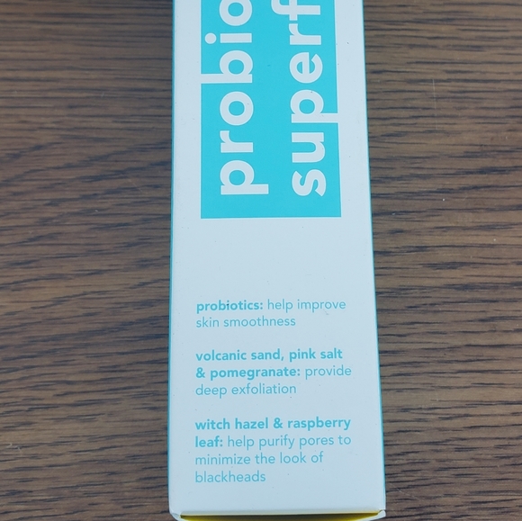 Tula So Poreless Exfoliating Blackhead Scrub 82g - Picture 5 of 7